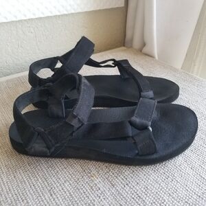 Cushionaire | Adjustable Sandals
